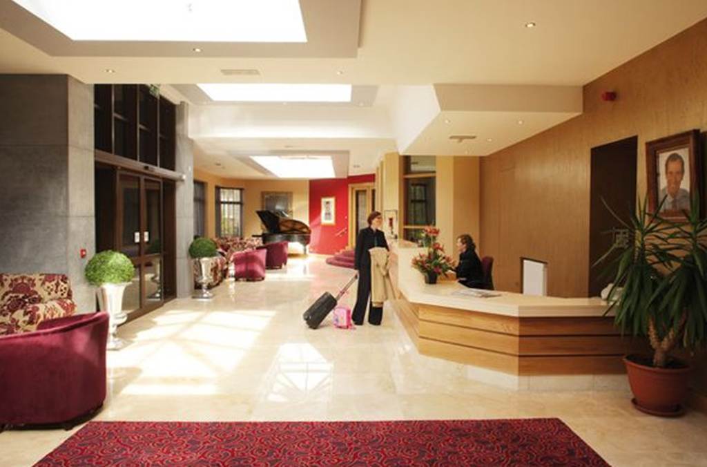 Twin Trees Hotel & Leisure Club Ballina  Exterior photo